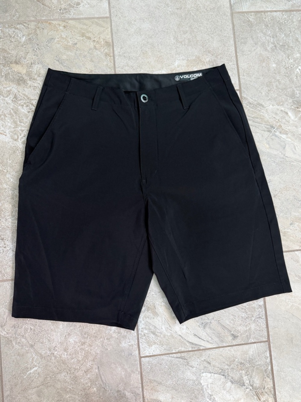 Volcom Black Hybrid Shorts Men’s Size 34